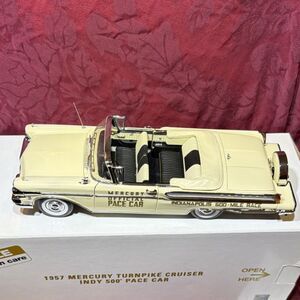 Danbury Mint 1:24 Mercury Turnpike Cruiser 1957 Convertible Indy 500 Diecast Car